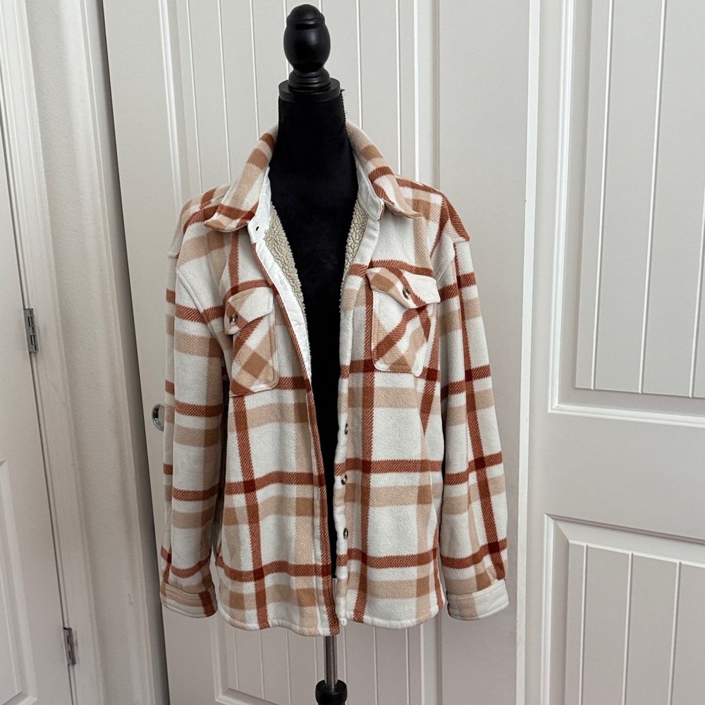 Cozy Plaid Teddy Jacket in Cream and Brown